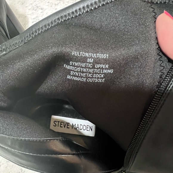 Steve Madden soft beautiful black side zip boot. - Picture 6 of 10